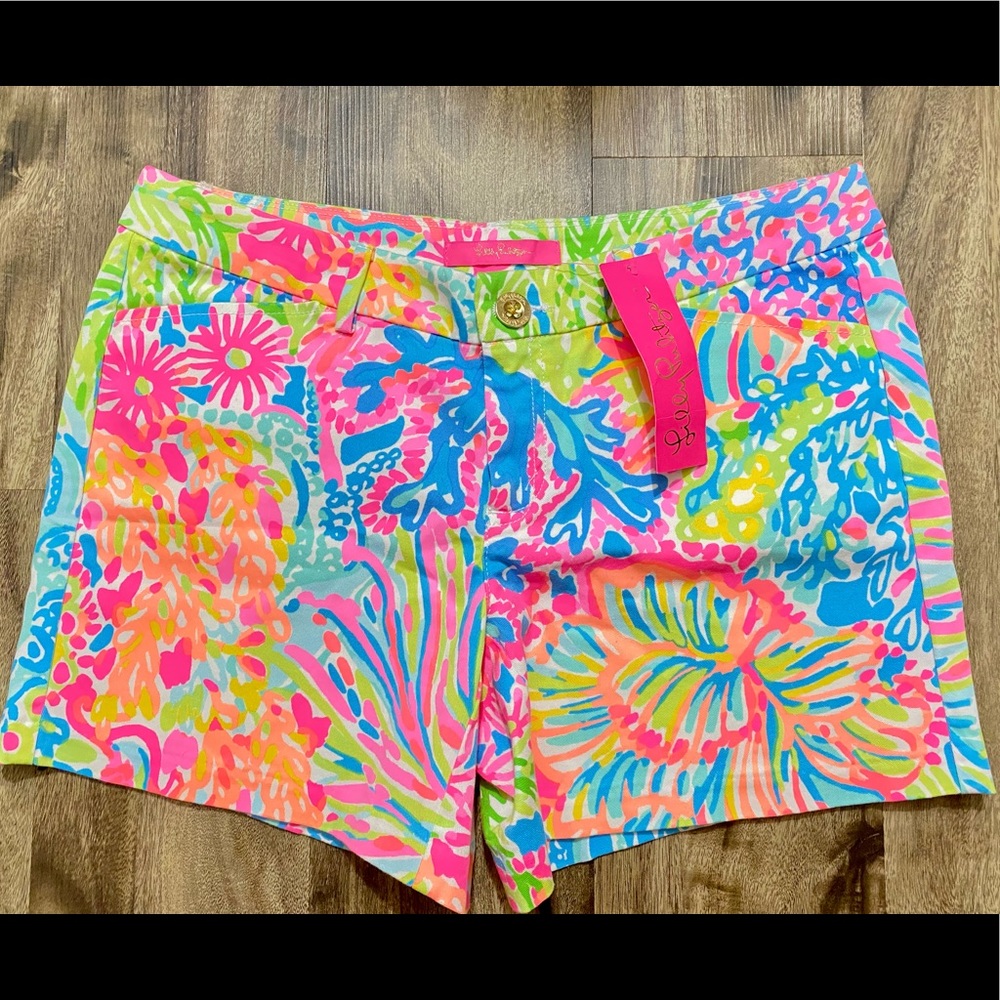 NWT Bay Avenue Lover’s Coral Lilly Pulitzer Shorts